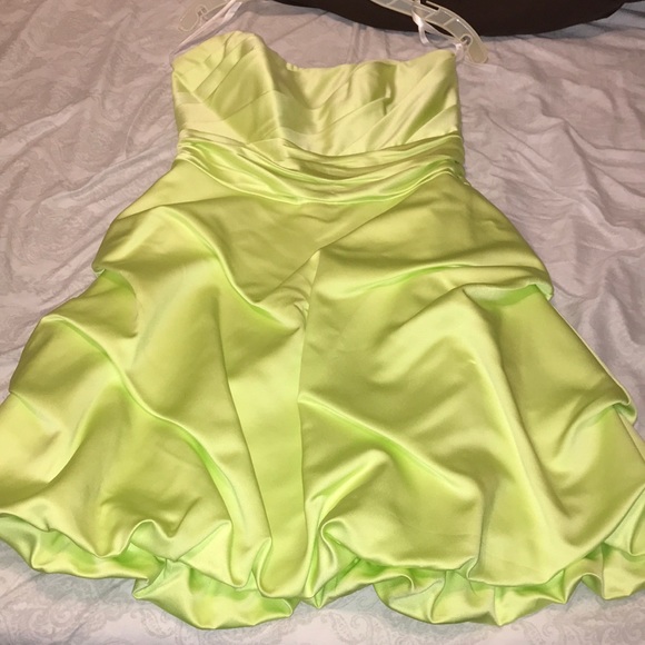 Dress - Picture 1 of 3